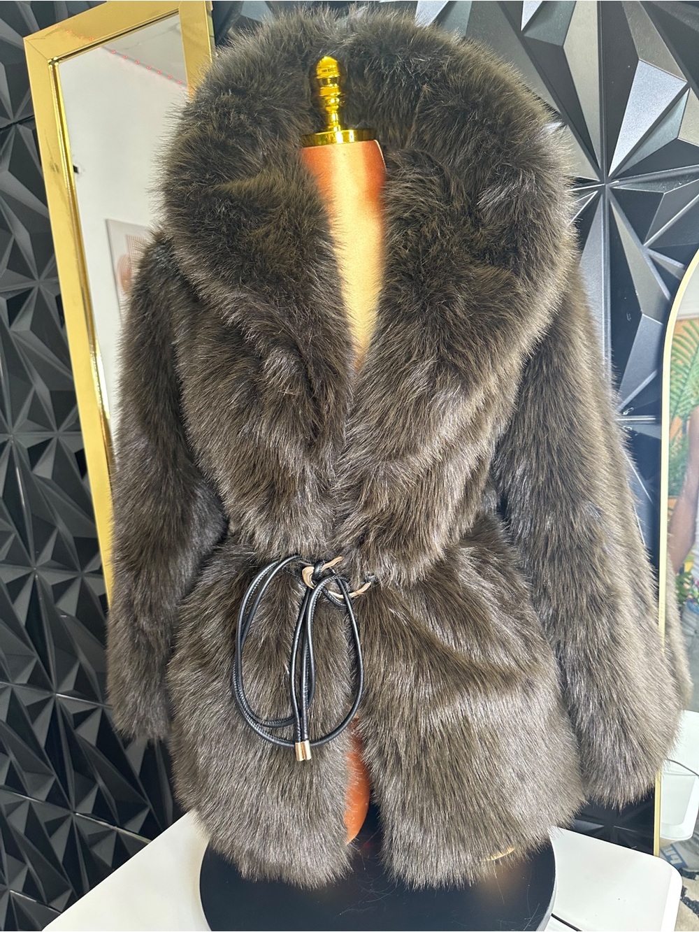 💎🔥Zara Plush Faux-Fur Hooded Jacket in Dark Brown